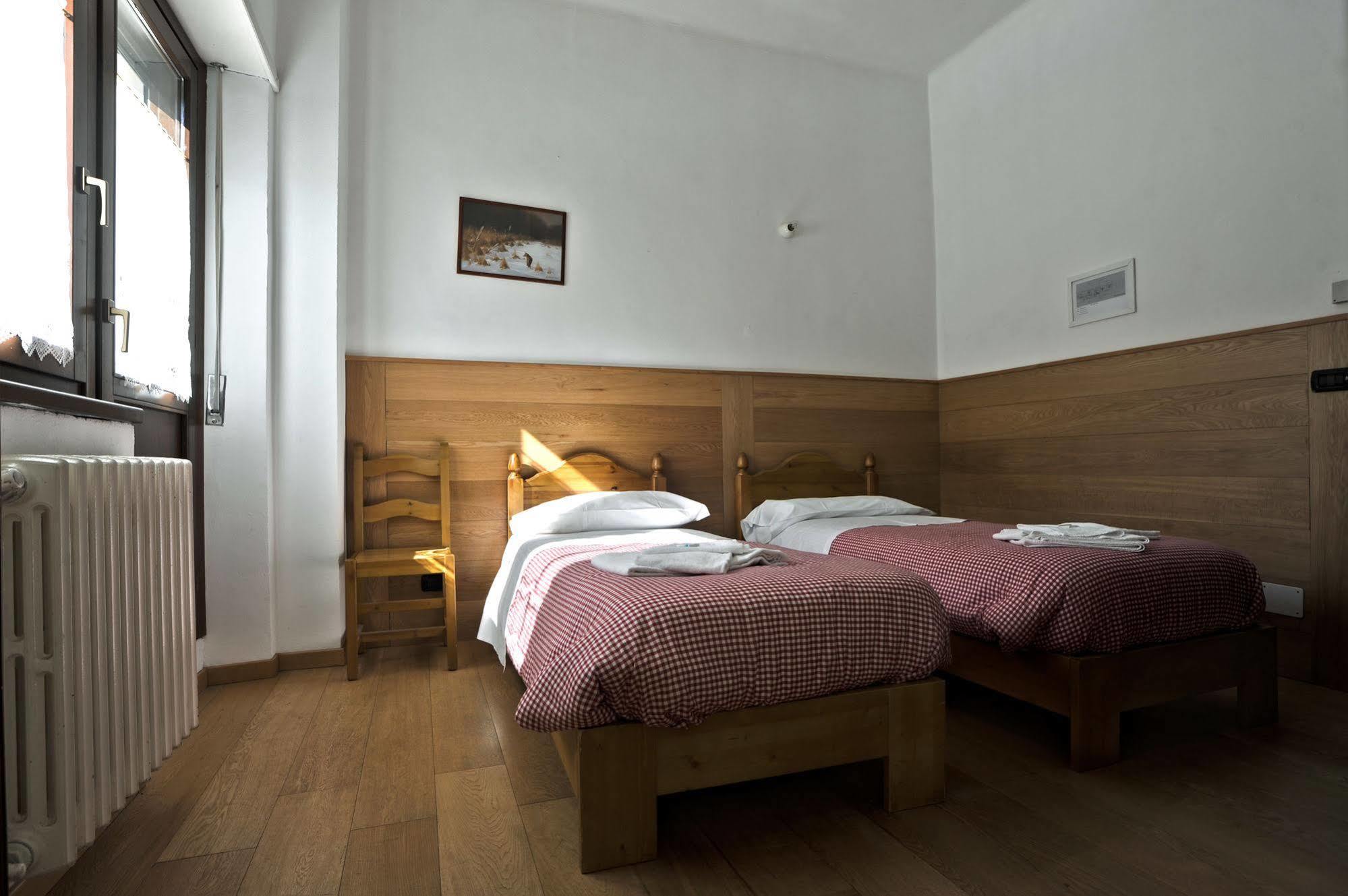 Casa San Francesco Hotel Bardonecchia Eksteriør billede